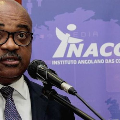 O secretário de Estado para as Telecomunicções de Angola, Mário de Oliveira, durante uma conferência de imprensa em Luanda, Angola, 22 de março de 2019. O Instituto Angolano das Comunicações (INACOM) indicou hoje que vai, a partir de abril, realizar, de forma faseada, a atualização de preços dos três serviços privados de televisão por assinatura, com um aumento de 25% da tarifa atual. AMPE ROGÉRIO/LUSA