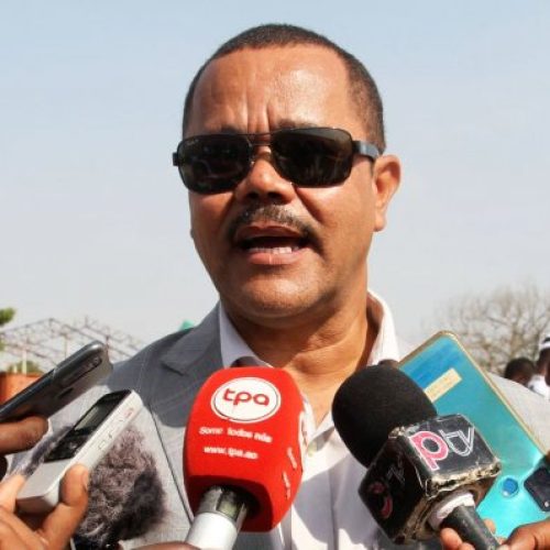 Administração de Viana acusada de negligenciar sector da educação