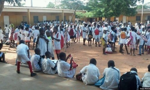 alunos angola