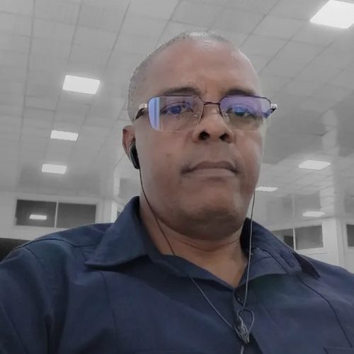 Vítimas de colisão causada por Subcomissário Amadeu Bentes queixam-se de abandono representante do oficial nega acusações