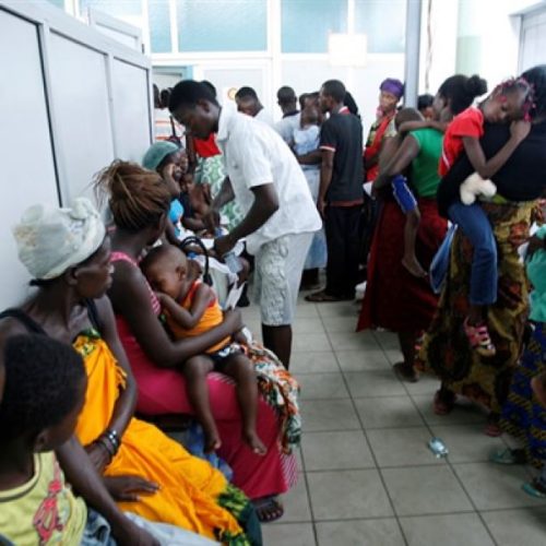 Angolanos continuam a morrer por falta de soro