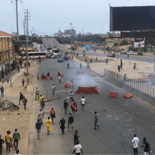 Luanda: Detidos jovens por tentarem se manifestar