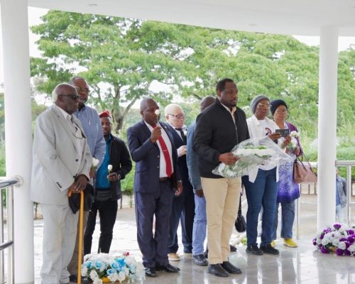 Rafael Massanga Savimbi pede bênção ao fundador antes de lançar campanha enquanto ACJ abre corrida à reeleição em Malanje