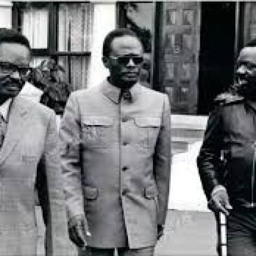 General Numa critica imposição do título de “Pai da Nação” a Agostinho Neto pelo MPLA