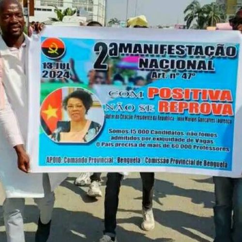 Candidatos com notas positivas excluídos do concurso da educação protestam em Benguela