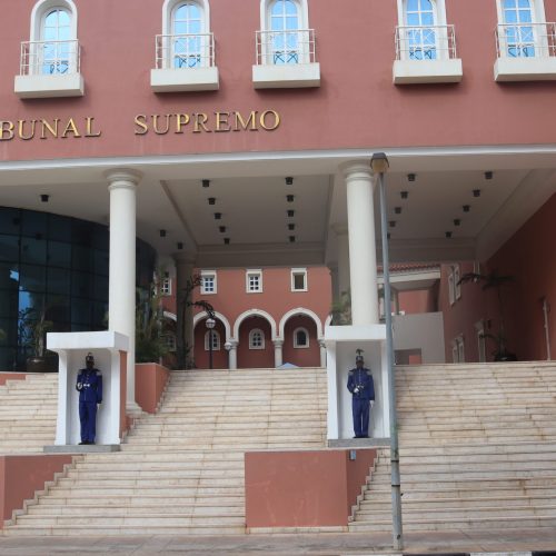 “Parece-nos que falta uma gestão coerente para que estes meios estejam disponíveis à disposição dos tribunais” – questiona AJPD