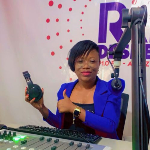 Jornalista acusa agentes da polícia de invadirem sua residência sem mandado nem justificativa